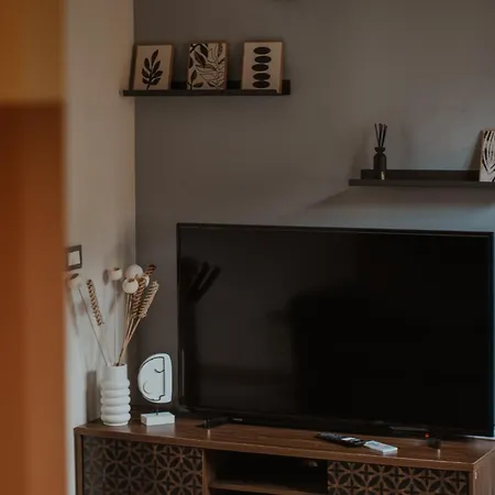 Loft - 3 Min Walk To Bernina Express דירה